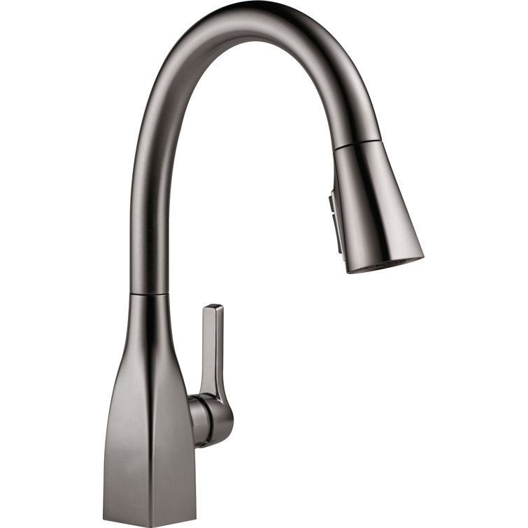 Mateo Pull Down Single Handle Kitchen Faucet with MagnaTite® Docking and Diamond Seal & Reviews ...